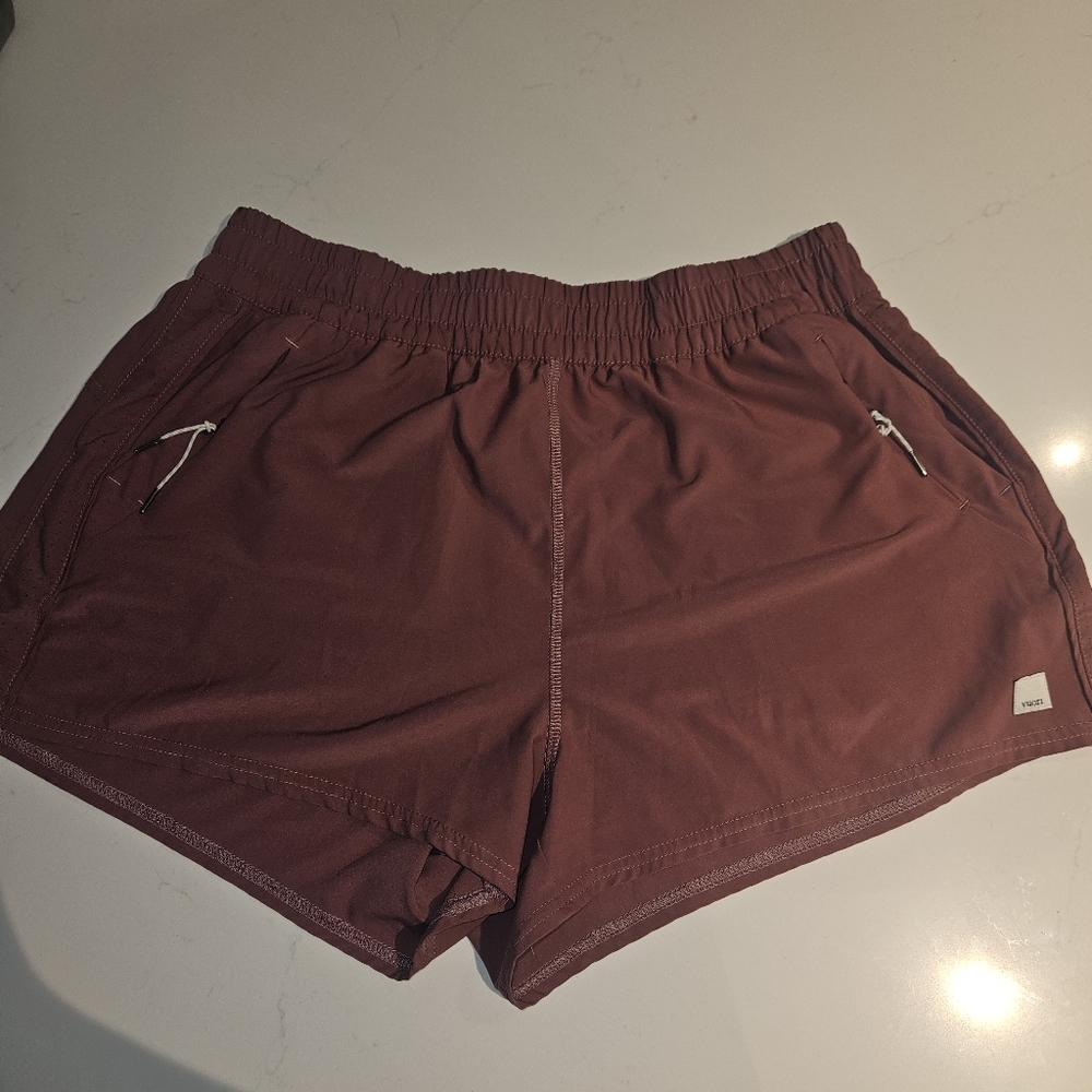 Vuori Women's Shorts in Burgundy